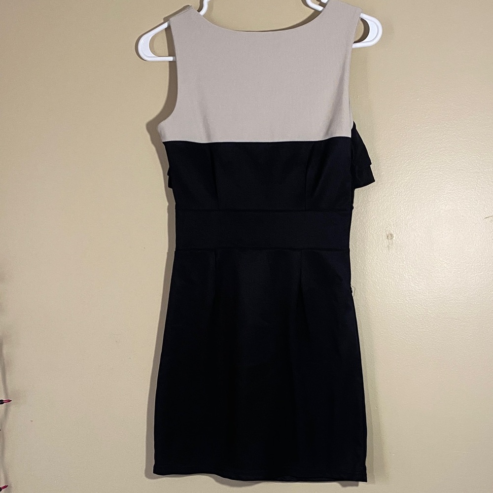 QED London Black & Cream Colorblock Ruffle Sheath Dress | Small - Picture 5 of 15